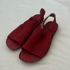 Clarks Artisan Sarla Cadence Sandals Red Nubuck Leather Sling Backs Size 10